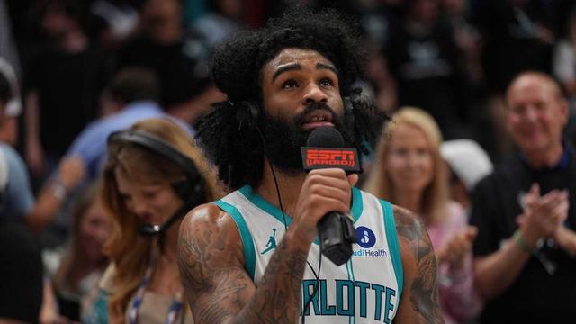 黄蜂险胜热火！怀特绝平三分惊呆格里芬，哈队狂摇头